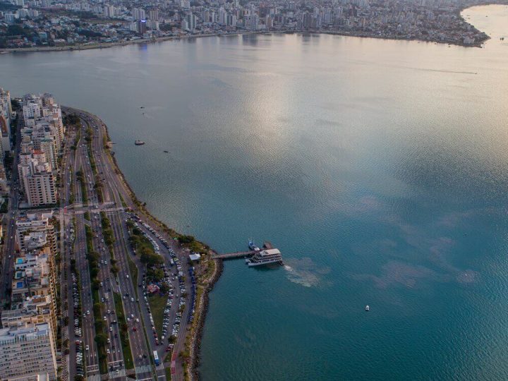 Catamarã Floripa oferece uma experiência de luxo nas festas de fim de ano