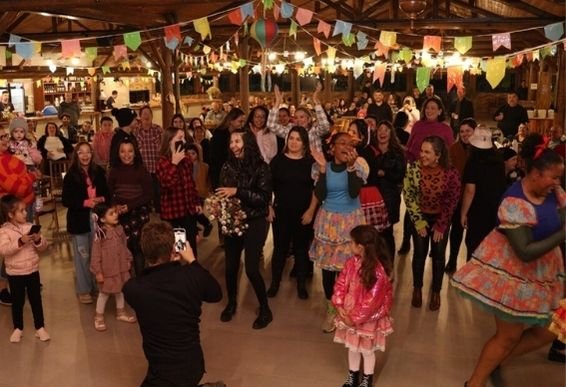 A infância “raiz” ainda existe? Hotel Fazenda em SC resgata tradições juninas neste Inverno