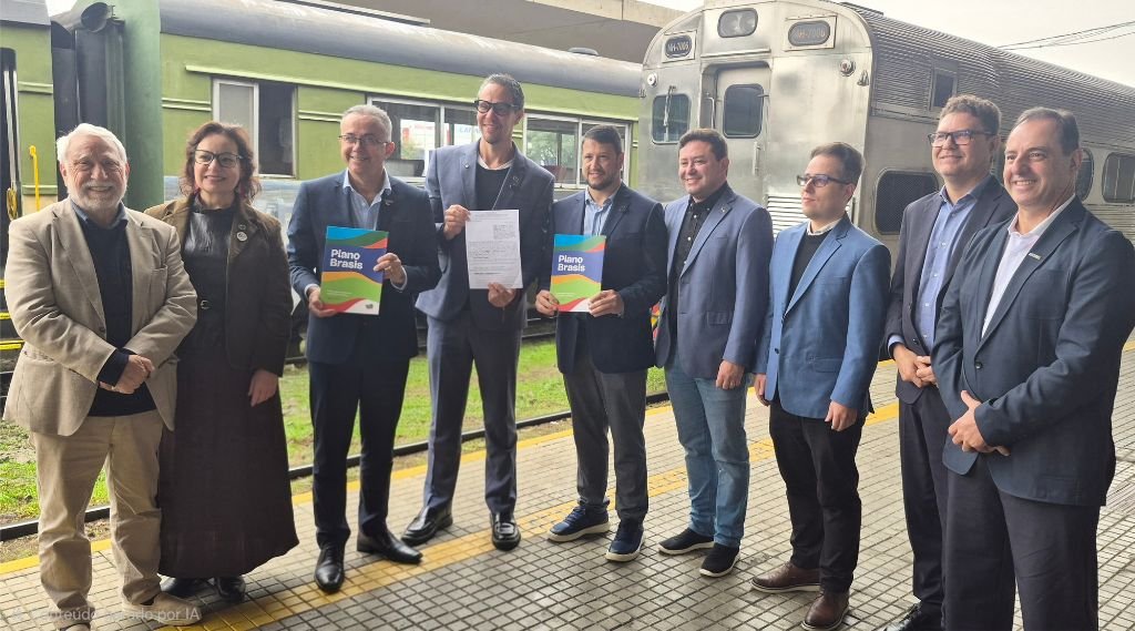 Abottc e Embratur assinam acordo de internacionalização dos trens turísticos brasileiros, em Curitiba