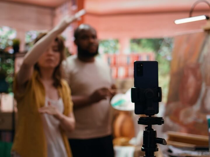 Modelo inovador de vendas baseado em transmissões ao vivo começa a atrair a indústria ao reduzir tempo, custos e ampliar o alcance